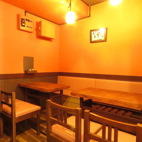 The table seats in the back of the store can be used by up to 8 people! Since it is located in the back, you can enjoy the atmosphere of a private room.It is perfect for medium-sized meals such as girls-only gatherings and welcome and farewell parties!