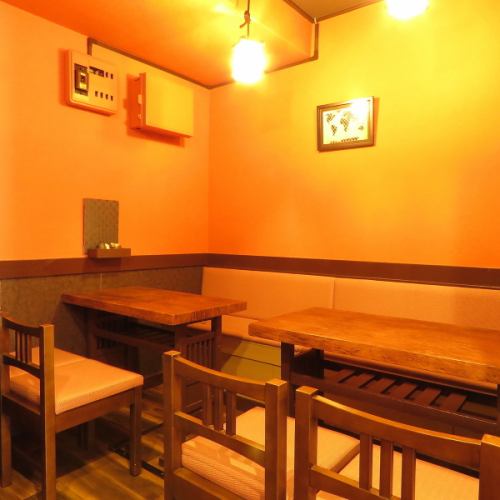 <p>The table seats in the back of the store can be used by up to 8 people! Since it is located in the back, you can enjoy the atmosphere of a private room.It is perfect for medium-sized meals such as girls-only gatherings and welcome and farewell parties!</p>