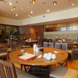 我們還有一個每個人都可以享受的圓桌會議♪我們，鼎泰豐將繼續把客戶滿意度放在第一位，並致力於進一步提高質量和服務以及安全性和保安性，並進一步提高品味。被選為世界10大餐廳之一的餐廳★請訪問日本最大的餐廳之一鼎泰豐銀座。
