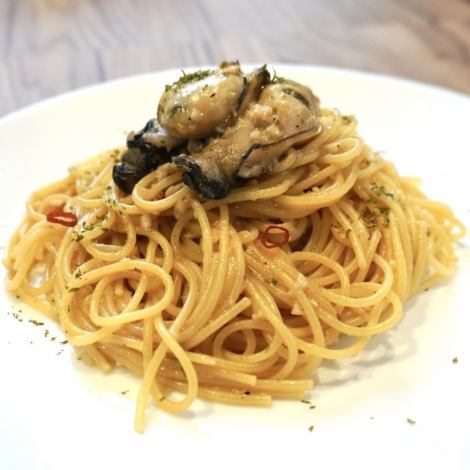≪〆にピッタリ！注文率90％以上！≫広島県産のカキが3つゴロっと「牡蠣ペペロンチーノ」1680円（税込）