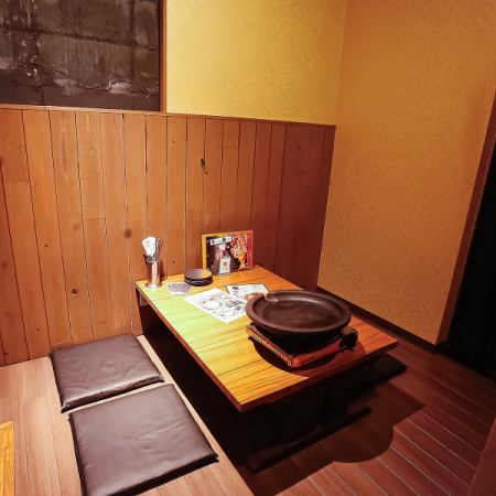 一枚板のゆったりとした座敷席もあるのでお食事を楽しみながらまったり◎ママ会や少人数の飲み会やデートにもオススメです♪ (天王寺/あべの/居酒屋/韓国料理/飲み放題/食べ飲み放題/女子会/鍋/貸切/サムギョプサル/ビアガーデン/個室）