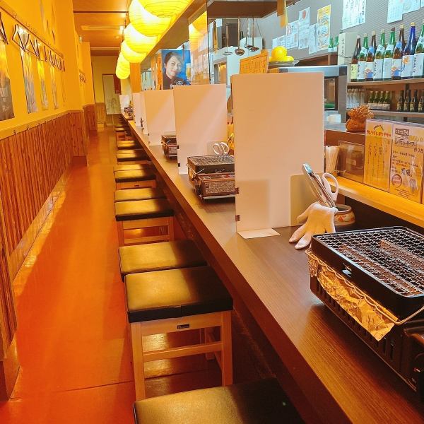 We also recommend the counter seats, a specialty of Yumemizuki! The time spent grilling the robata next to your friends is sure to be a memorable one!