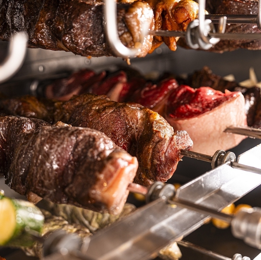 盡情享用新鮮烤製、熱氣騰騰的巴西烤肉！