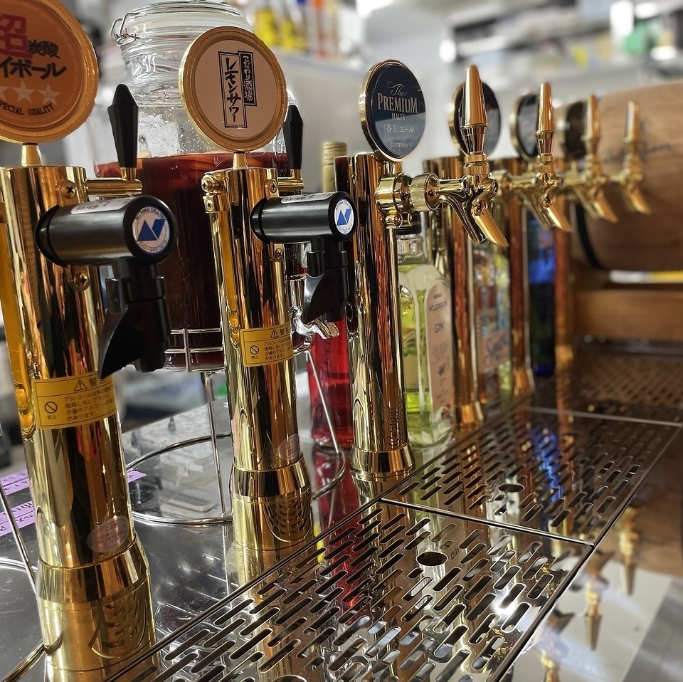套餐包含4種生啤和100多種其他飲品，無限暢飲，起價5000日元！ ！