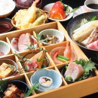 [Ayahozen] Shrimp and vegetable tempura/small pot of pork and chicken meatballs/dessert etc. [7 items in total] 2,200 yen