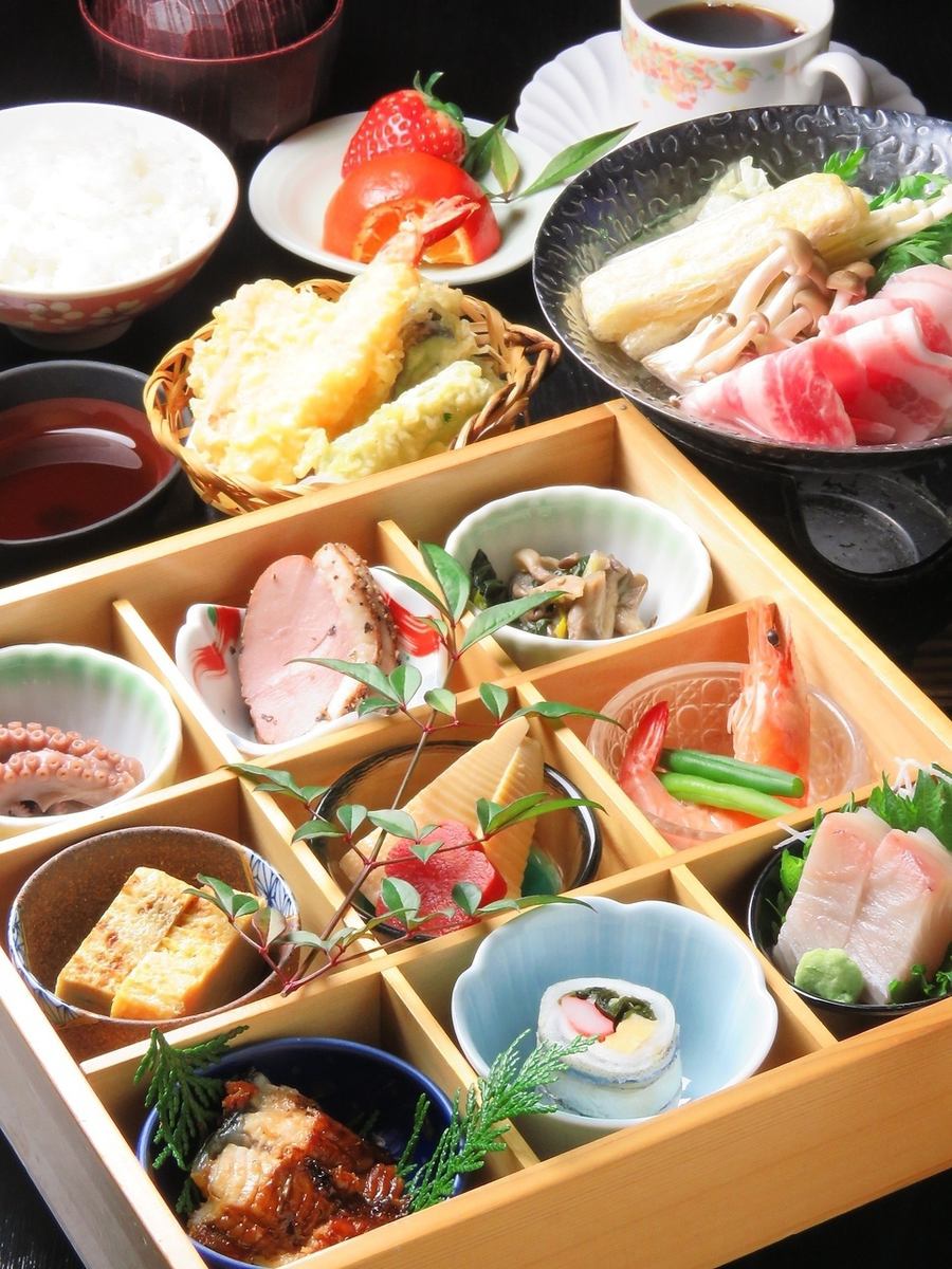 Setouchi fresh fish handled by craftsmen! For meals and banquets in a calm atmosphere ◎ There is a one-dish course for each person!