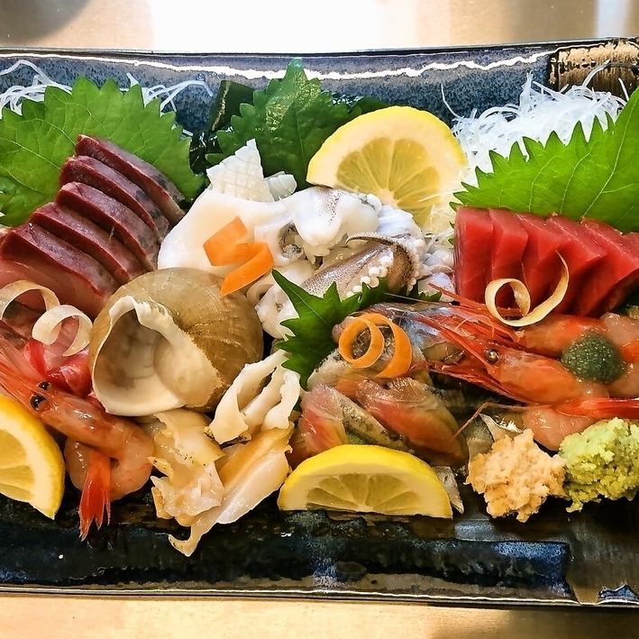請享用我們引以為豪的使用新鮮魚類和海鮮的寶石。