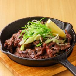 Beef tongue stir-fried with green onions and salt