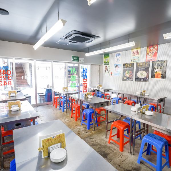 【レイアウト変更可!!】ゆったりと過ごすことができる店内は、野毛での大人数飲み会のご利用にも最適です♪女子会や会社飲みなどの少人数宴会にも◎絶品お料理を快適な店内でぜひご堪能下さい☆