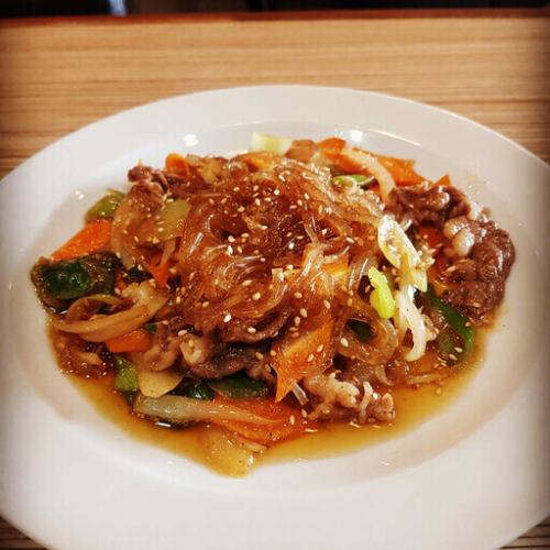 【チャプチェ】春雨の食感と甘辛炒めがクセになる一品