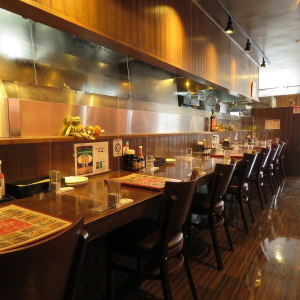 Counter seats that can be easily used by one person or a couple ♪ Please look for your favorite taste from a wide range of menus such as 100 kinds of classic spaghetti, hot pizza, seasonal menu and so on.
