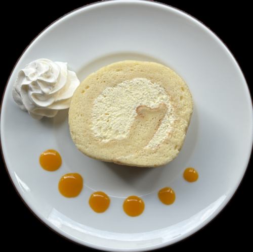 季節のロールケーキ
