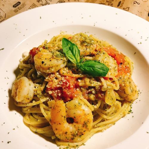 Plump Shrimp and Tomato Genovese Pasta