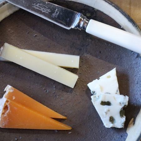 organic cheese platter