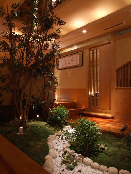 The interior is full of Japanese atmosphere.You can enjoy your meal in a relaxed atmosphere.