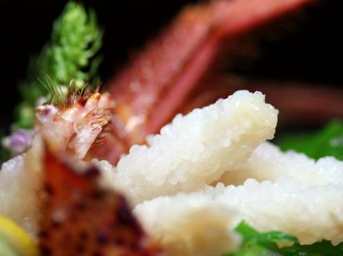 Live hairy crab sashimi