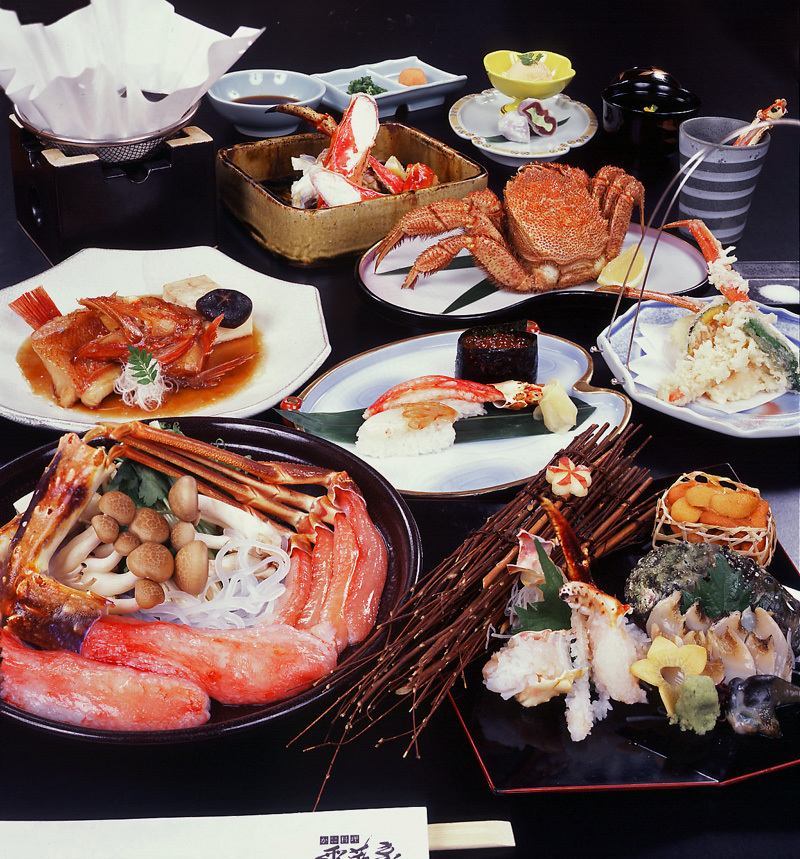 We offer a variety of courses where you can fully enjoy crab dishes! Reservations are now being accepted♪