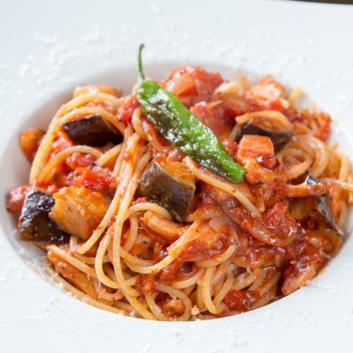 （乾）ベーコンと野菜のピリ辛トマトソース