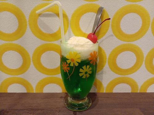 昭和喫茶を思い出す！『クリームソーダ』