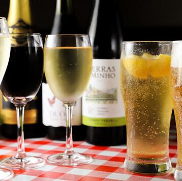 美味しいワインや女性も飲みやすいカクテルご用意しております