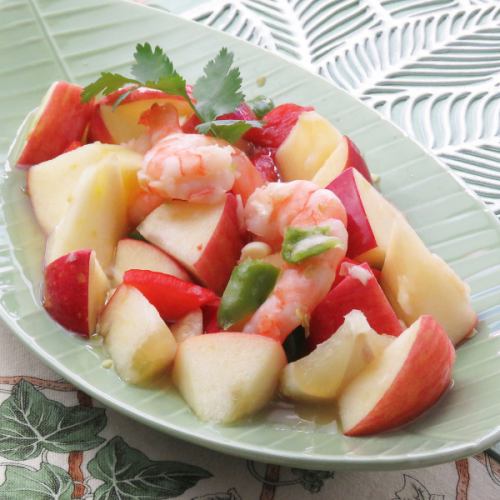 ≪ソムタムポンラマイ≫爽やかな味わいとスパイシーなアクセントが魅力のヘルシー料理♪