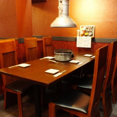[Even for larger groups] There are 5 seats for 4 people, a table for 6 people.You can use it for various scenes such as dinner with the girls' party or associates, welcome farewell party for work.We can accommodate up to 30 guests, so please do not hesitate to contact us.