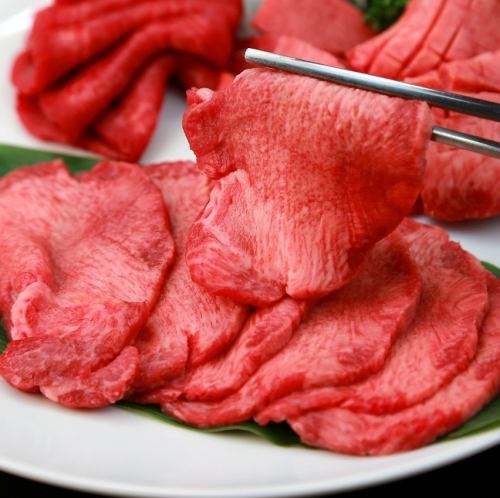 【大満足】リーズナブルな価格で上質なお肉が食べ放題!<焼肉>食べ放題⇒男性5000円(税込)女性4000円(税込)