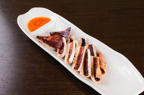 Grilled squid with addictive sauce