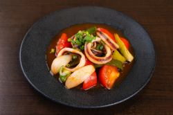 Stir-fried squid and vegetables