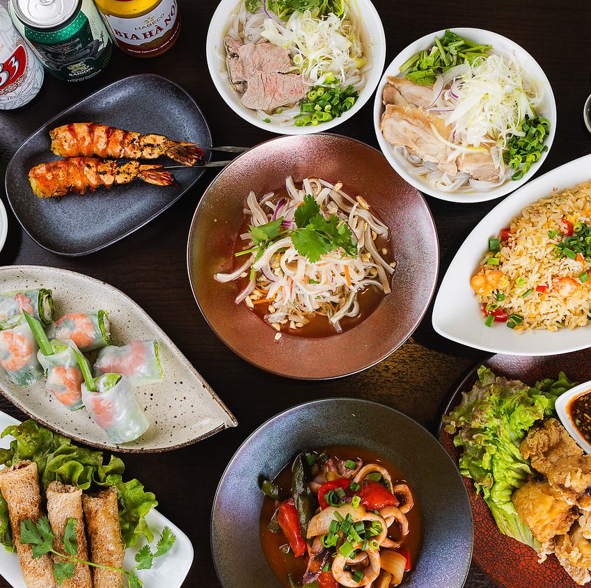 Enjoy authentic Vietnamese cuisine.Both dine-in and takeaway are welcome.