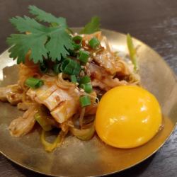 辣五花肉配肥鮪魚