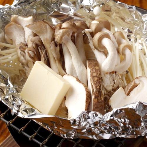 3 kinds of mushrooms, butter foil grilled