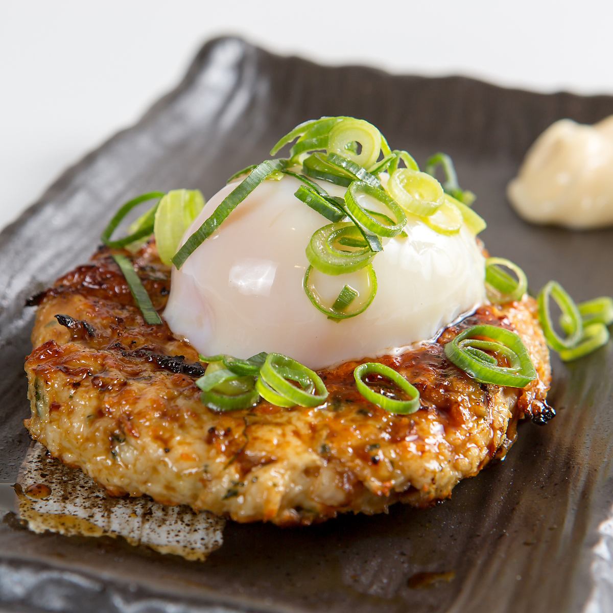 種類豊富な定食自慢！美味しくリーズナブル名物月見バーグ定食！