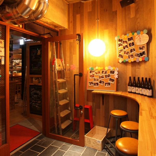 If you go down the stairs leading to the store, you will find a warm space that will make you forget the hustle and bustle of the city. (Tax included) ~ Enjoy! It is also recommended for one person who has finished work, for a date or for a girls-only gathering ★