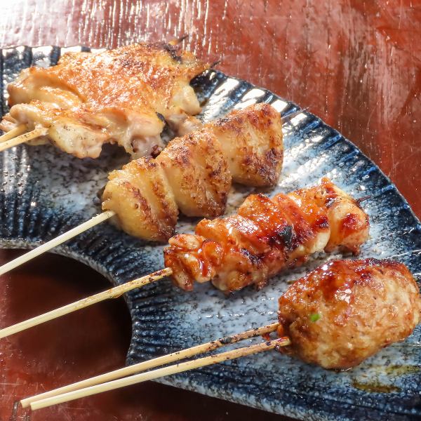 仕入れる鶏肉にこだわり、鮮度や質の良い鶏肉を使用した【焼串】は、1本1本手仕込みしています。