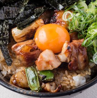 やきとり丼／雑炊(鶏、チャンジャ、梅、明太子)／焼きそば