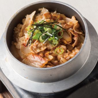 Korean-style pork kimchi kamameshi