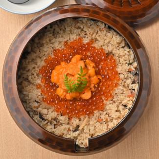 Luxurious rice cooked with sea urchin and salmon roe (4 servings)