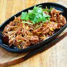 【モンゴル】羊肉の鉄板炒め