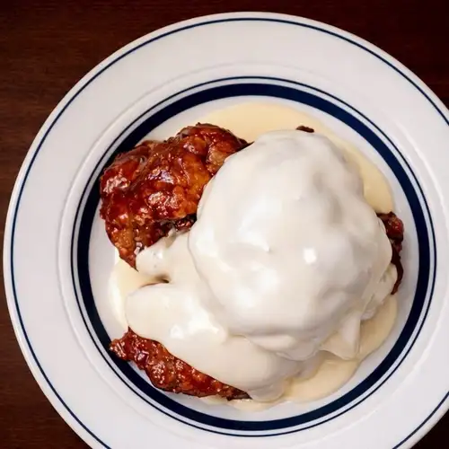 韩式炸鸡淹没在芝士的海洋里