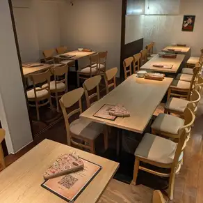 【テーブル30名様前後】一区画全てお使い頂ける半貸し切りにも最適です！周りを気にせずわいわいがやがや、多彩なお集まりにお使い頂けます。