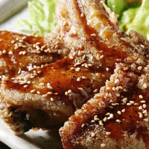Deep-fried sweet and spicy chicken wings