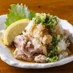 鸡胸肉配白萝卜丝和柚子醋