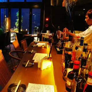 【バーテン前】落ち着いて飲みたい方に！