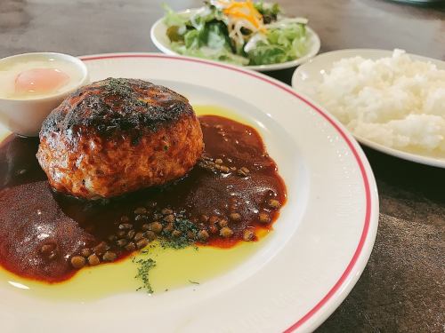 【MARCO 특제 점심 ♪】 "야마 유리 포크 100 % 햄버거"의 점심 세트가 매우 유익!