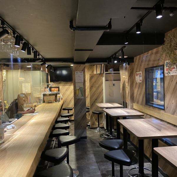 [Our efforts regarding corona countermeasures] We are renovating and installing acrylic boards on counter seats and table seats.In addition, we pay close attention to ventilation and sterilization in the store, so please enjoy eating and drinking with confidence.