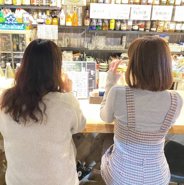[A hideaway bar where you can easily drop in ♪] You can easily come by yourself or even one woman ♪ If you are looking for a favorite shop, you can enjoy iron plate skewers, gems baked on iron plates, okonomiyaki, etc. ♪