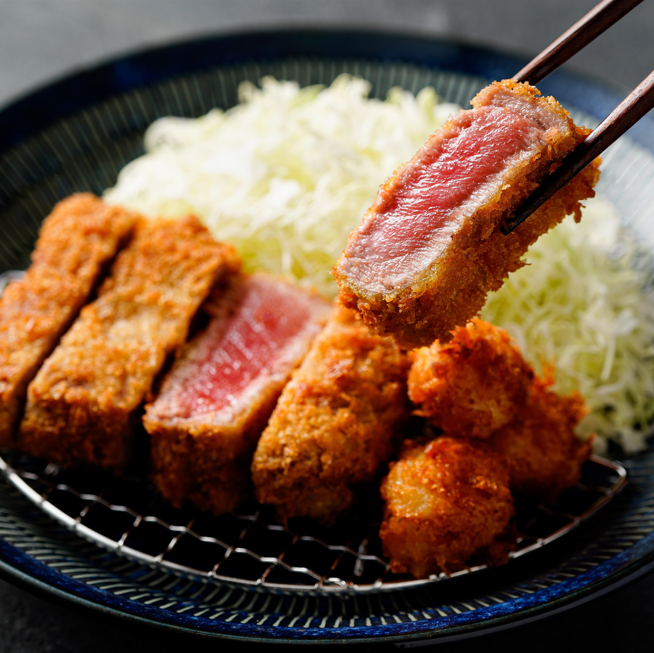 外はサクッと、中はレアに仕上げる♪刺身や炙りとは違う、新しい魚の食べ方をご提供！