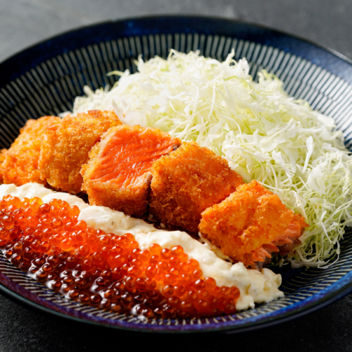 海鮮レアカツの魅力を存分に味わえるおすすめメニュー◆『海鮮レアカツサーモンホタテ』2,500円(税込)