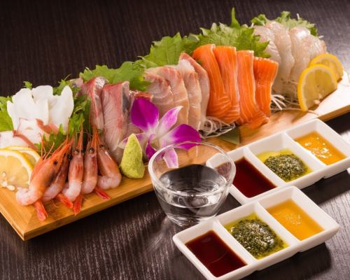 Assortment of five pieces of sashimi